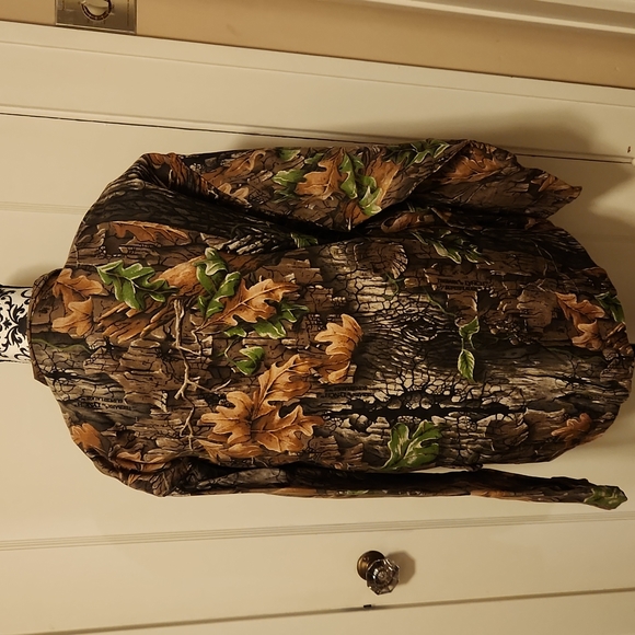 Mens camo button up - Picture 2 of 5